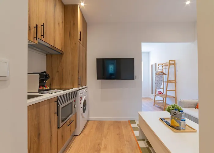 Apartment Campolide Cozy & *