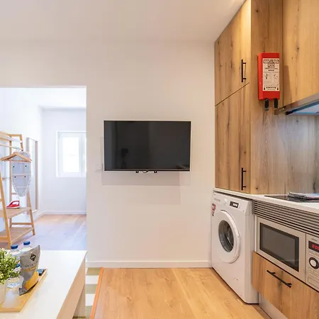 Apartment Campolide Cozy & *